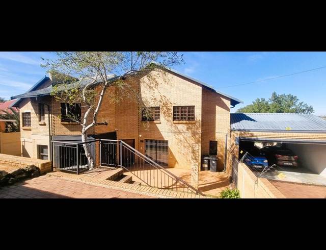 5 BEDROOM HOUSE FOR SALE IN ZWARTKOP